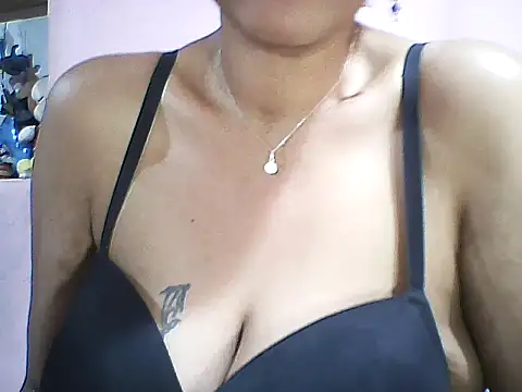 layanah12 online show from September 20, 6:09 pm