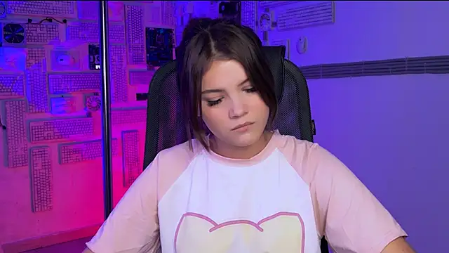 EvaThopson online show from November 21, 8:24 am