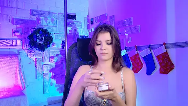 Snapshot of EvaThopson chatting on December 19, 6:09 am EvaThopson online show from December 19, 6:09 am