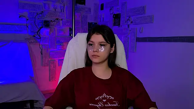 Snapshot of EvaThopson chatting on February 15, 6:10 am EvaThopson online show from February 15, 6:10 am