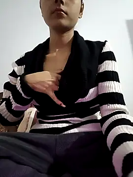 Snapshot of pikubaby chatting on November 8, 6:40 pm pikubaby online show from November 8, 6:40 pm