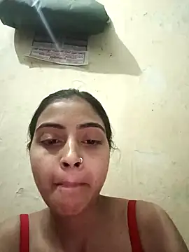 Snapshot of pikubaby chatting on February 14, 5:43 pm pikubaby online show from February 14, 5:43 pm