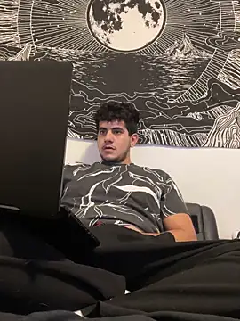 krispykreme17 online show from December 2, 4:09 am