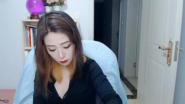 SuSushi728 online show from April 26, 3:10 pm