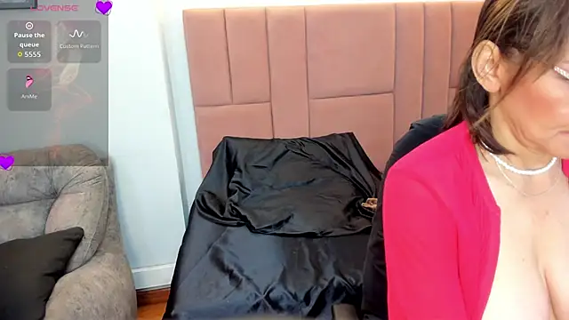 JennieRosse online show from March 18, 1:47 pm