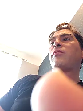 Snapshot of ElyasMatt chatting on March 11, 12:33 pm ElyasMatt online show from March 11, 12:33 pm