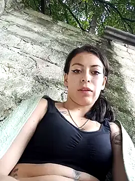 Snapshot of Tefannyy_ chatting on December 15, 12:28 pm Tefannyy online show from December 15, 12:28 pm