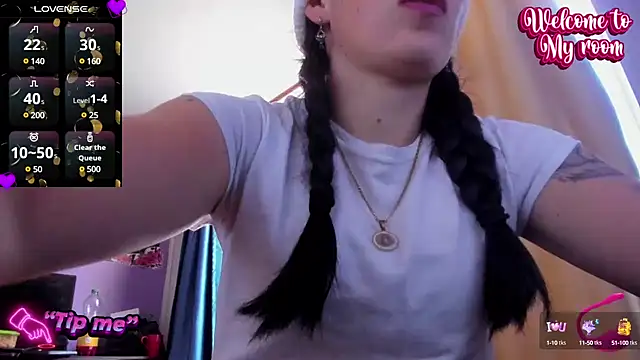 Snapshot of Tefannyy_ chatting on January 9, 8:44 pm Tefannyy online show from January 9, 8:44 pm