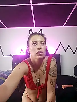 Snapshot of Tefannyy_ chatting on February 5, 6:48 pm Tefannyy online show from February 5, 6:48 pm