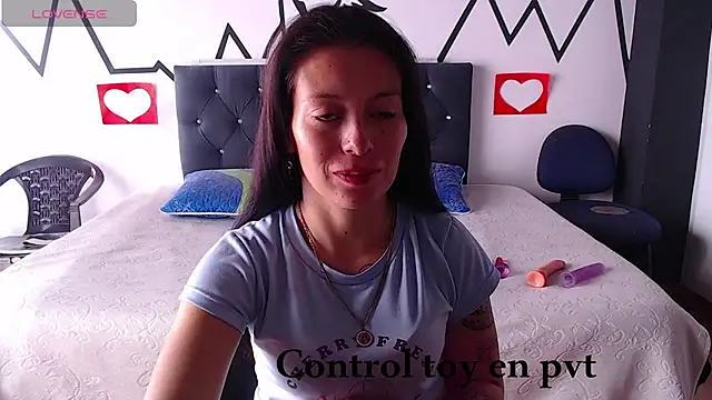 Snapshot of Tefannyy_ chatting on February 19, 3:49 pm Tefannyy online show from February 19, 3:49 pm