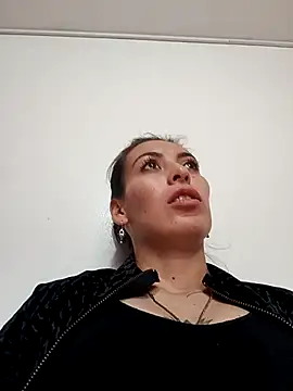 Snapshot of Tefannyy_ chatting on February 20, 7:19 pm Tefannyy online show from February 20, 7:19 pm