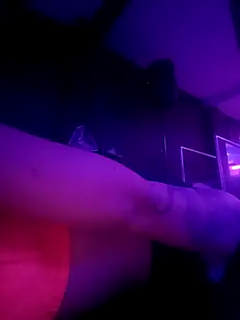 Snapshot of Tefannyy_ chatting on March 14, 12:32 am Tefannyy online show from March 14, 12:32 am