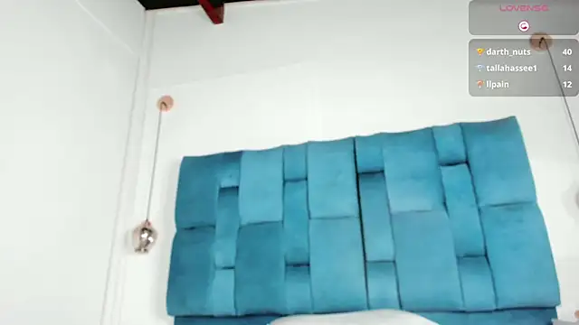 mia  fernandez online show from March 30, 7:15 pm