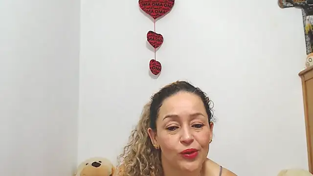 Snapshot of ariellth chatting on October 23, 3:00 pm ariellth online show from October 23, 3:00 pm