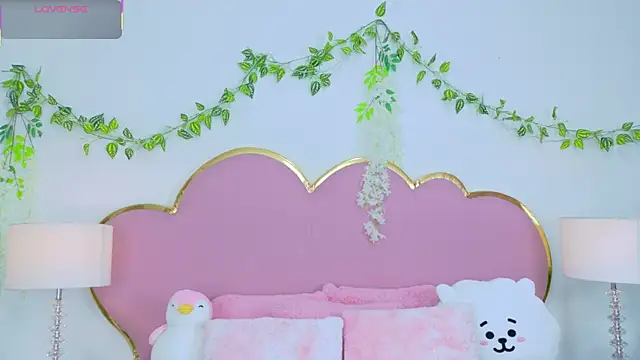 NahiaraReina online show from October 22, 1:33 pm