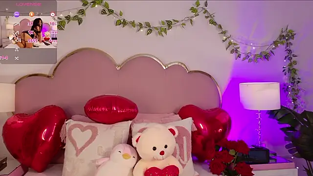 NahiaraReina online show from February 14, 1:41 pm