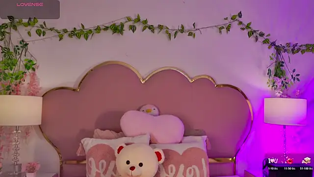 Snapshot of NahiaraReina chatting on June 10, 1:32 pm NahiaraReina online show from June 10, 1:32 pm
