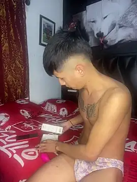 Snapshot of The__Rodriguez chatting on February 16, 5:48 am The Rodriguez online show from February 16, 5:48 am