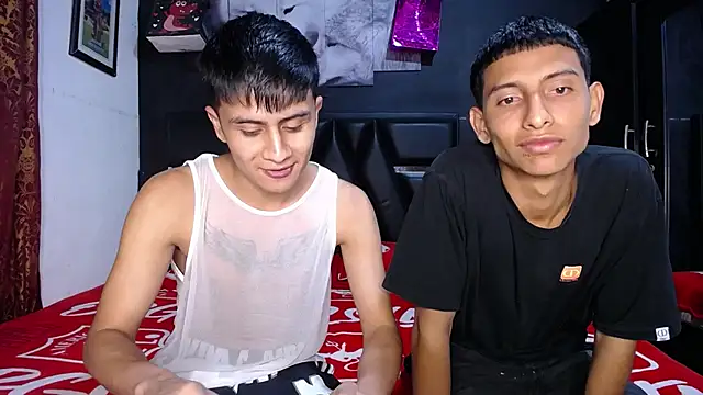 Snapshot of The__Rodriguez chatting on February 21, 1:00 am The Rodriguez online show from February 21, 1:00 am