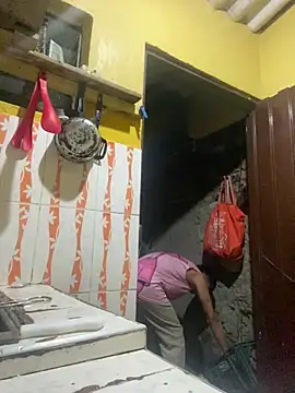 Snapshot of The__Rodriguez chatting on March 15, 3:29 am The Rodriguez online show from March 15, 3:29 am