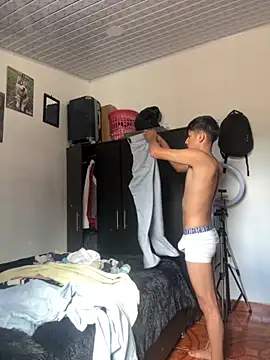 Snapshot of The__Rodriguez chatting on September 10, 5:35 pm The Rodriguez online show from September 10, 5:35 pm