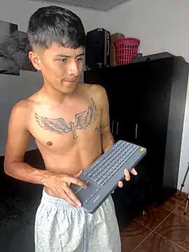 Snapshot of The__Rodriguez chatting on September 28, 6:24 pm The Rodriguez online show from September 28, 6:24 pm