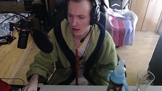 BabyDracoDarkfang online show from April 8, 10:26 am