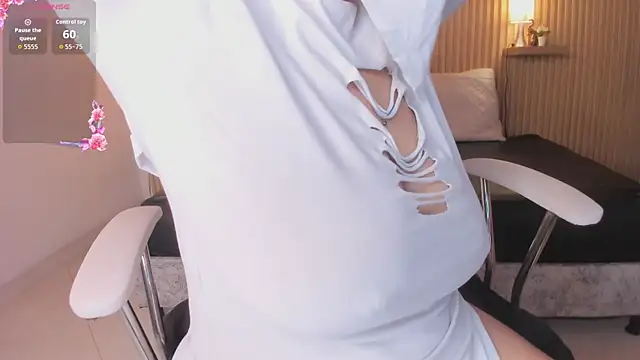 cloe sirena online show from June 2, 1:02 pm