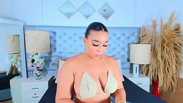 EileenBenzon online show from February 19, 4:03 pm