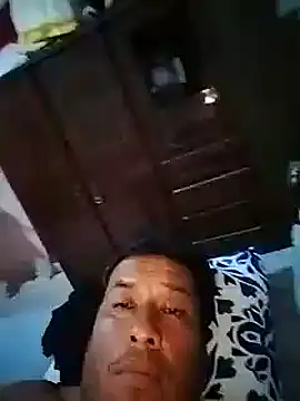 Snapshot of marcuszza22 chatting on February 18, 9:53 pm marcuszza22 online show from February 18, 9:53 pm