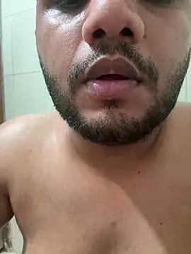 ved240 online show from April 5, 6:38 pm