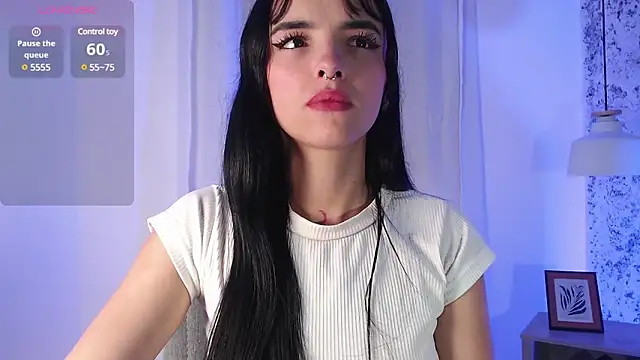 Snapshot of Layla_crazybaby_ chatting on January 31, 8:43 pm Layla crazybaby  online show from January 31, 8:43 pm