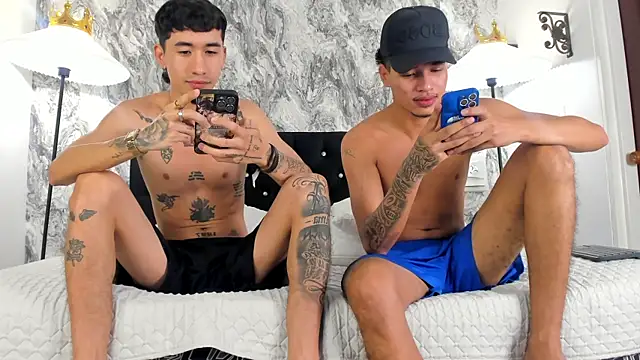 Snapshot of Ian_and_Noah chatting on December 23, 12:41 am Ian and Noah online show from December 23, 12:41 am