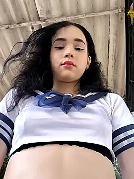 sweet outdoor charm online show from October 25, 7:30 pm