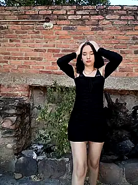 sweet outdoor charm online show from February 5, 7:18 pm