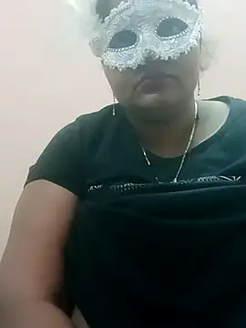 Snapshot of seemi_bhabhi chatting on February 15, 11:25 pm seemi bhabhi online show from February 15, 11:25 pm