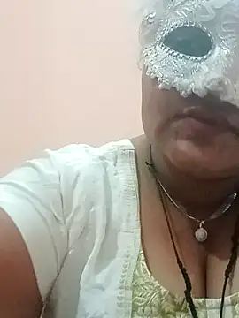 Snapshot of seemi_bhabhi chatting on February 26, 7:20 am seemi bhabhi online show from February 26, 7:20 am