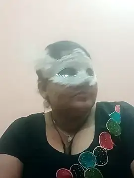 Snapshot of seemi_bhabhi chatting on March 5, 5:18 pm seemi bhabhi online show from March 5, 5:18 pm