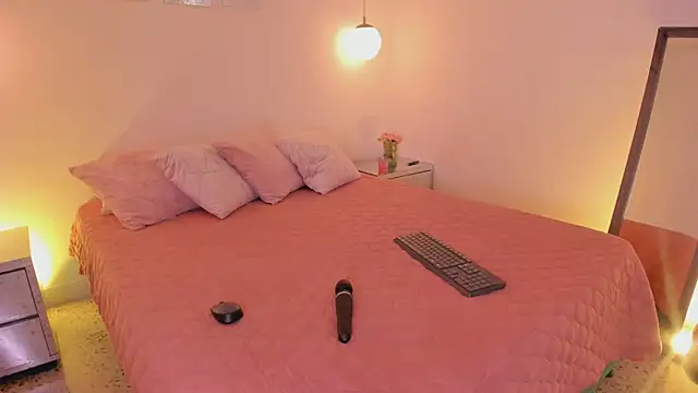 ibella7 online show from March 23, 7:40 pm