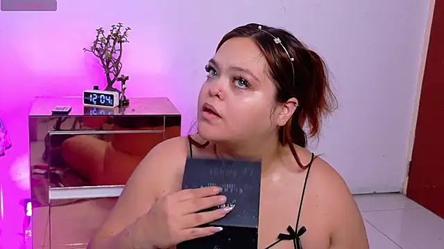 Snapshot of Dakota-Bruce chatting on February 8, 5:05 pm Dakota-Bruce online show from February 8, 5:05 pm