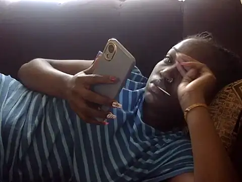 Snapshot of Chichii- chatting on February 27, 9:11 am Chichii- online show from February 27, 9:11 am