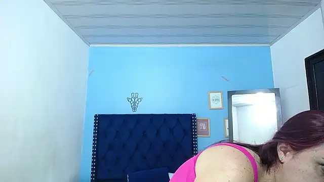 kinky redhead18 online show from December 20, 1:43 pm