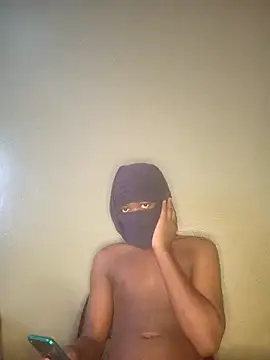 Snapshot of Mischevous_T69 chatting on December 6, 8:37 am Mischevous T69 online show from December 6, 8:37 am