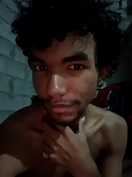 Snapshot of Reynold2608 chatting on October 16, 11:39 pm Reynold2608 online show from October 16, 11:39 pm