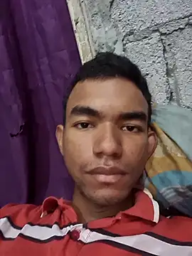 Snapshot of Reynold2608 chatting on November 21, 1:32 pm Reynold2608 online show from November 21, 1:32 pm