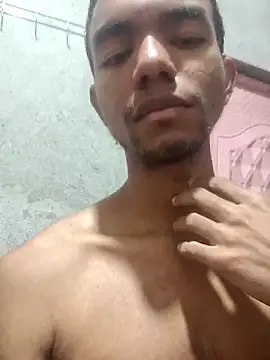 Snapshot of Reynold2608 chatting on December 2, 6:08 am Reynold2608 online show from December 2, 6:08 am