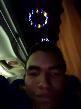 Reynold2608 online show from April 4, 12:20 am