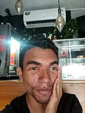 Reynold2608 online show from April 8, 10:10 pm