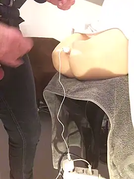 Snapshot of Inseminator69 chatting on December 28, 2:42 pm Inseminator69 online show from December 28, 2:42 pm