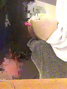 Snapshot of Inseminator69 chatting on December 29, 2:31 pm Inseminator69 online show from December 29, 2:31 pm